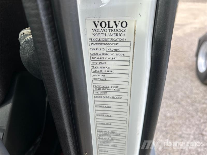 Volvo VNR300 6x4 T/A Day Cab Truck Tractor Traktorske jedinice