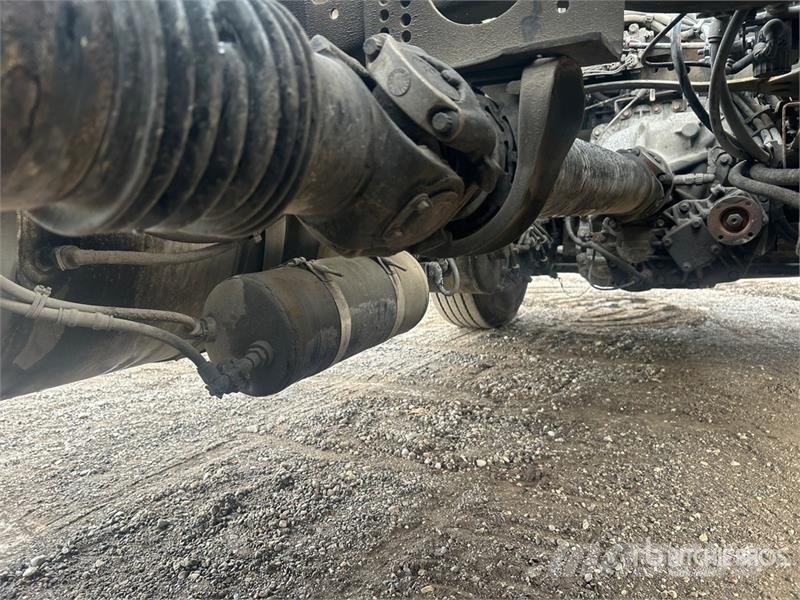 Volvo VNR64T 6x4 T/A Day Cab Truck Tractor Motrici e Trattori Stradali