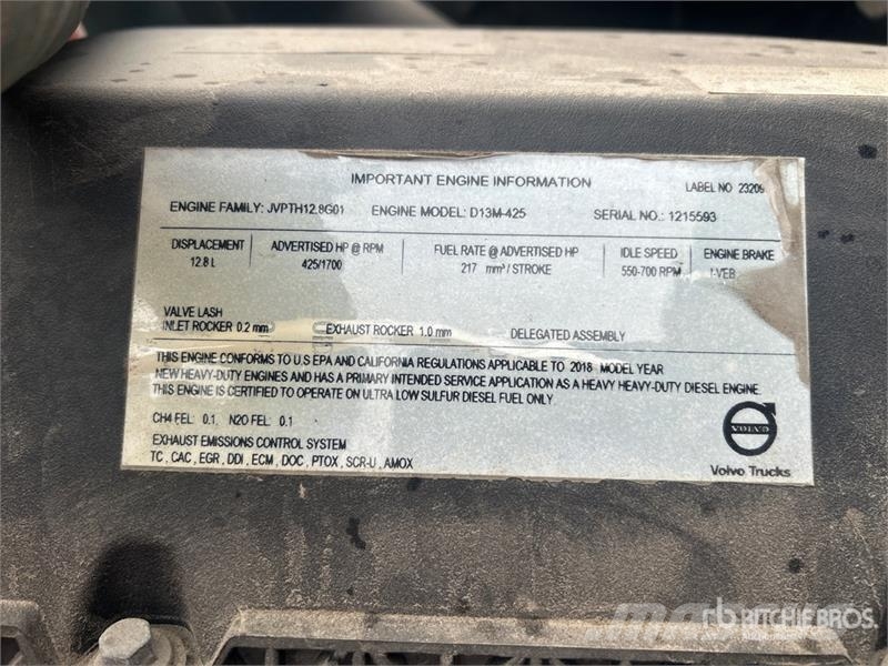 Volvo VNR64T 6x4 T/A Day Cab Truck Tractor Motrici e Trattori Stradali