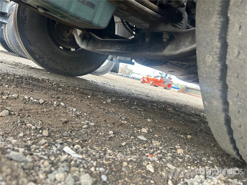Volvo VNR64T 6x4 T/A Day Cab Truck Tractor Motrici e Trattori Stradali