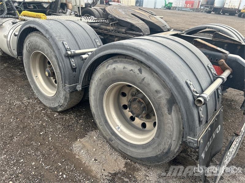 Volvo VNR64T 6x4 T/A Day Cab Truck Tractor Motrici e Trattori Stradali