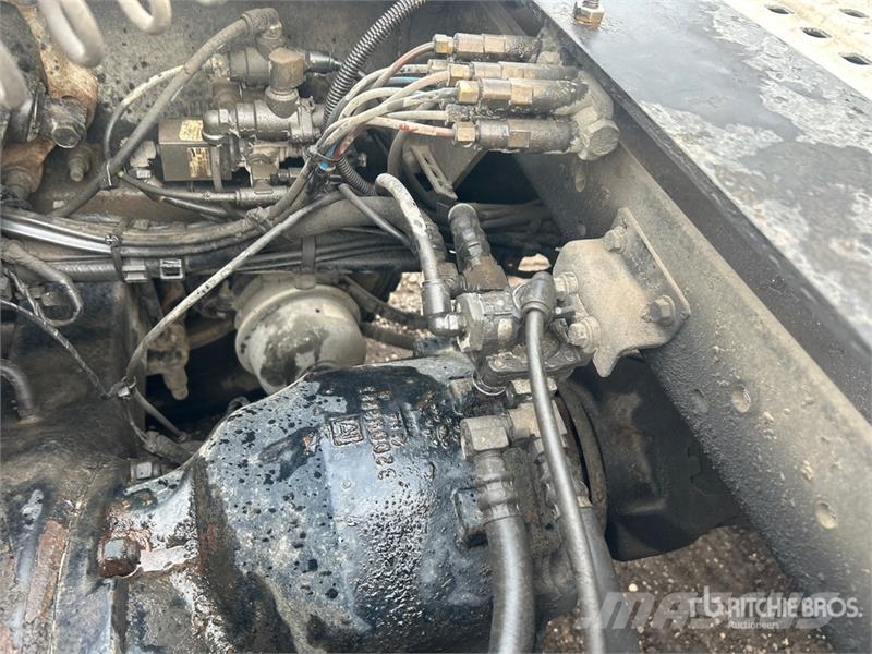 Volvo VNR64T 6x4 T/A Day Cab Truck Tractor Motrici e Trattori Stradali