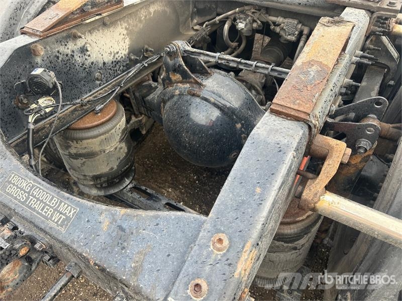 Volvo VNR64T 6x4 T/A Day Cab Truck Tractor Motrici e Trattori Stradali
