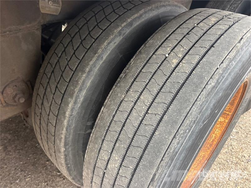 Wabash 53 ft x 102 in T/A Van Trailer Причепи-фургони