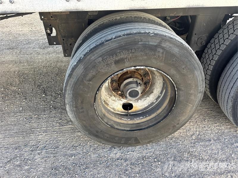 Wabash 53 ft x 102 in T/A Van Trailer Furgoonhaagised
