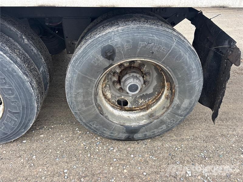 Wabash 53 ft x 102 in T/A Van Trailer Furgons