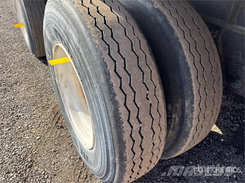 Wabash 53 ft x 102 in Quad/A Van Trailer Прицепы-фургоны