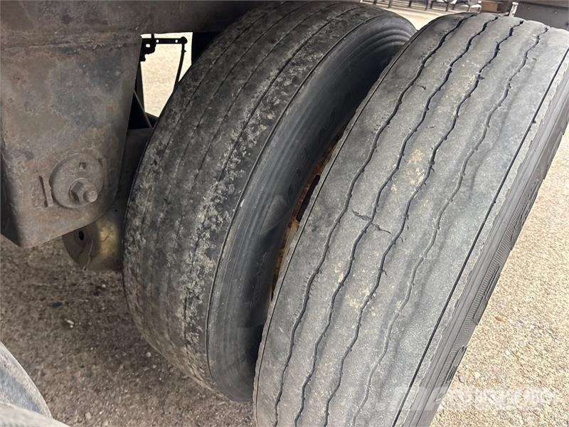 Wabash 53 ft x 102 in T/A Van Trailer Причепи-фургони