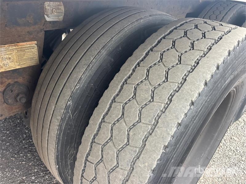 Wabash 53 ft x 102 in T/A Van Trailer 厢式拖车
