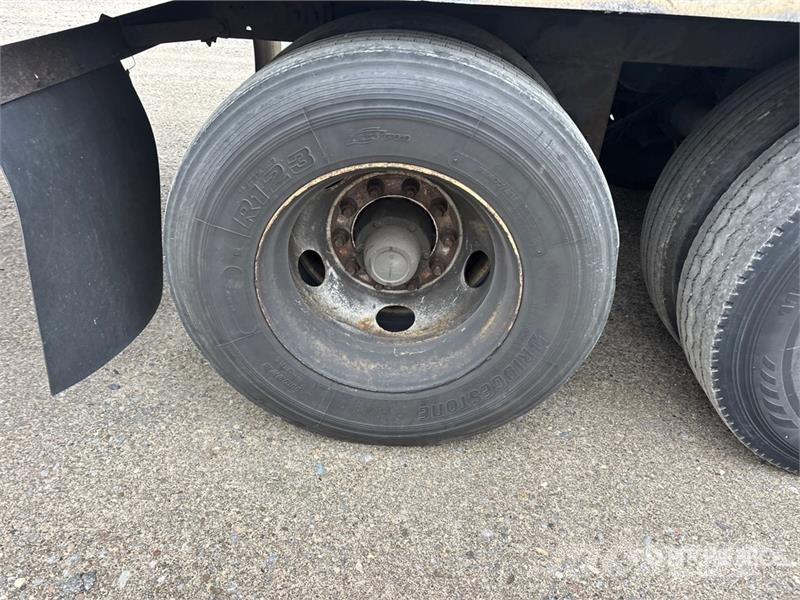 Wabash 53 ft x 102 in T/A Van Trailer Причепи-фургони