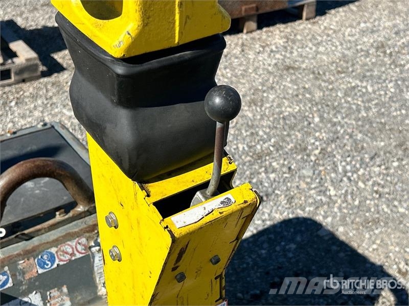 Wacker DPU4545HEH Vibratory Plate Compactor دكاكات أفقية
