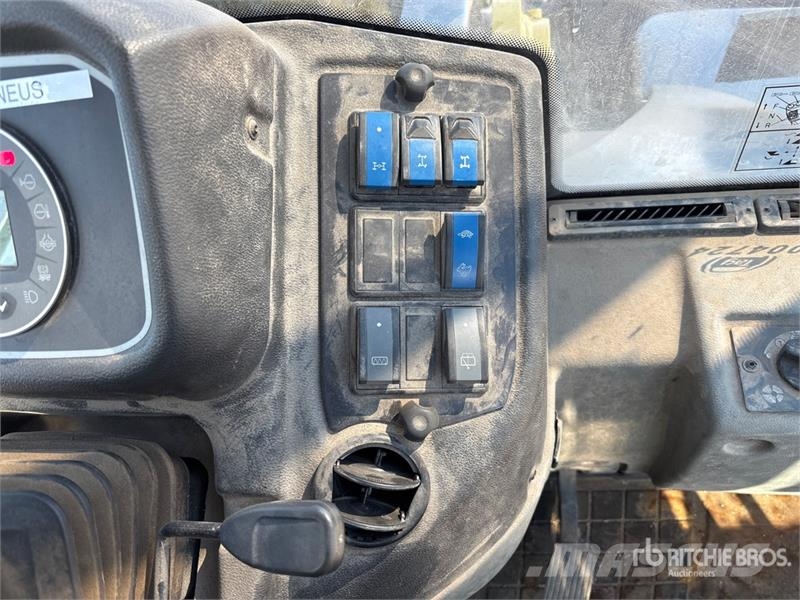 Wacker Neuson 8115L Wheel Loader لوادر بعجل