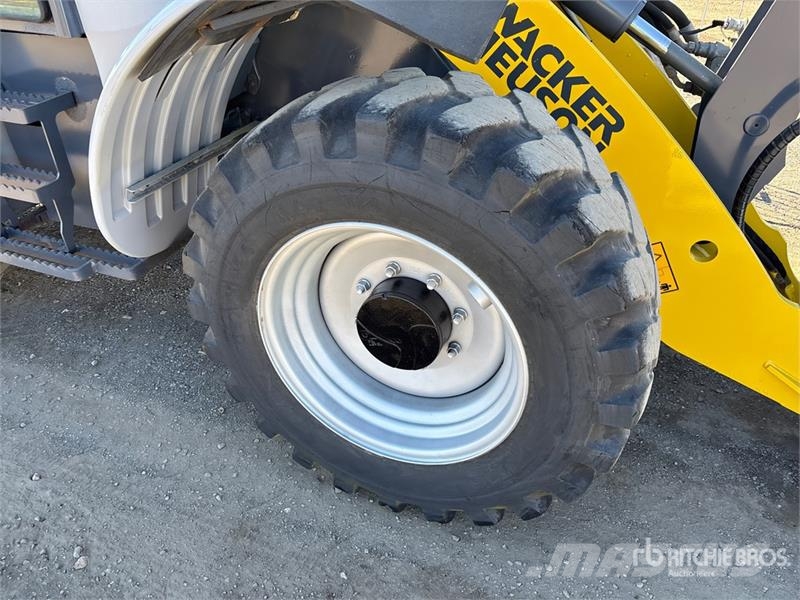 Wacker Neuson 8115L Wheel Loader لوادر بعجل