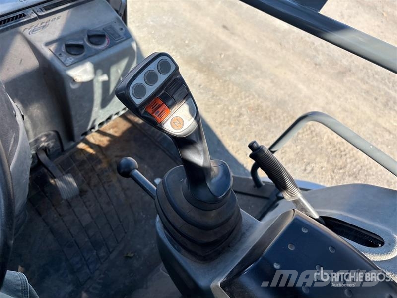 Wacker Neuson 8115L Wheel Loader لوادر بعجل