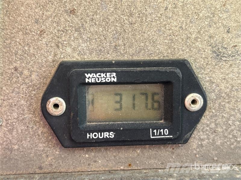 Wacker Neuson DPU 6555He Reversible Vibratory Plate Compactor プレートコンパクター