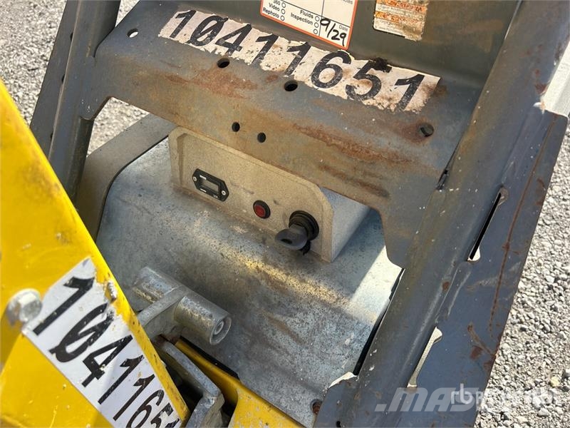 Wacker Neuson DPU 6555He Reversible Vibratory Plate Compactor プレートコンパクター