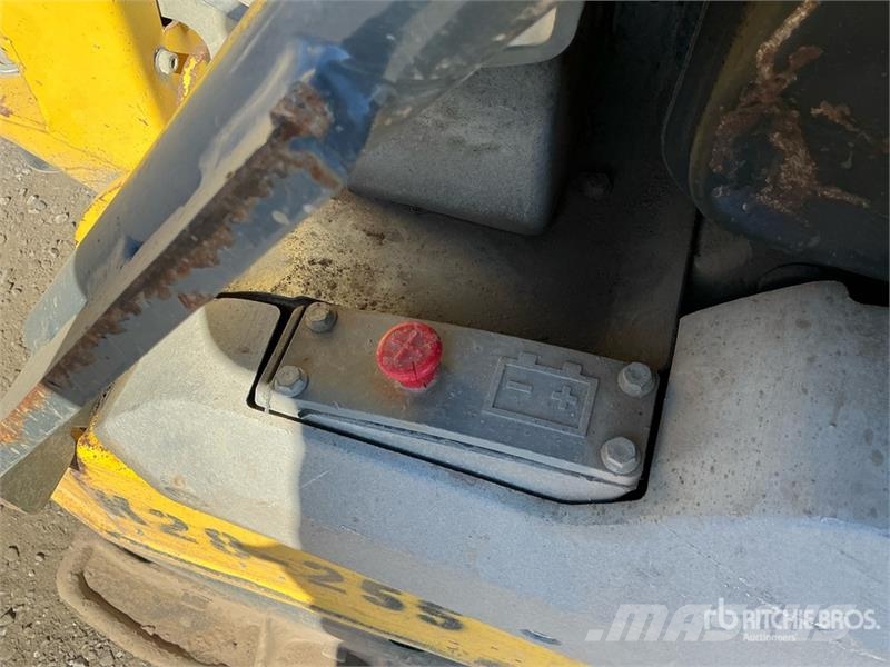 Wacker Neuson DPU6555HE Reversible Vibratory Plate Compactor Віброплити та вібротрамбовки