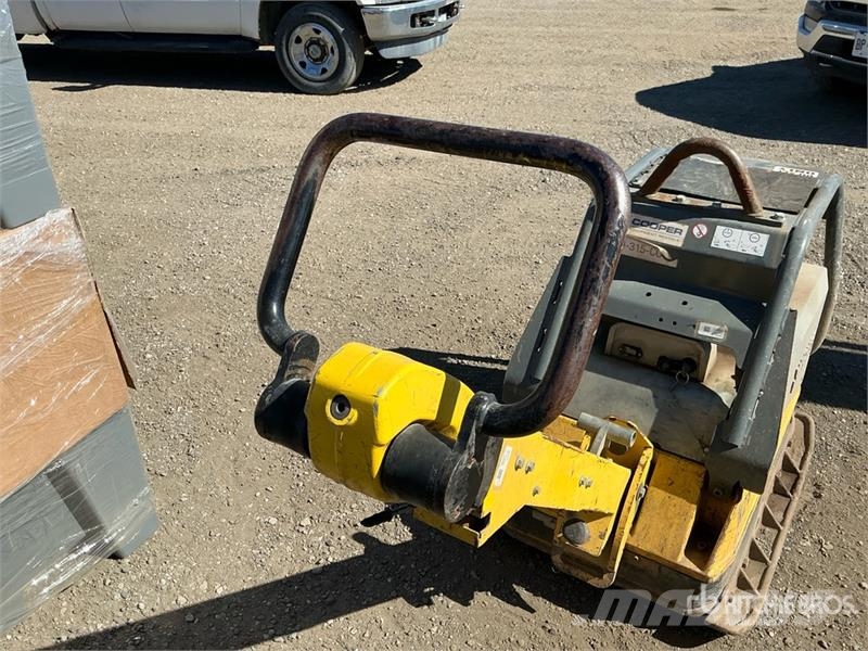 Wacker Neuson DPU6555HE Reversible Vibratory Plate Compactor Віброплити та вібротрамбовки