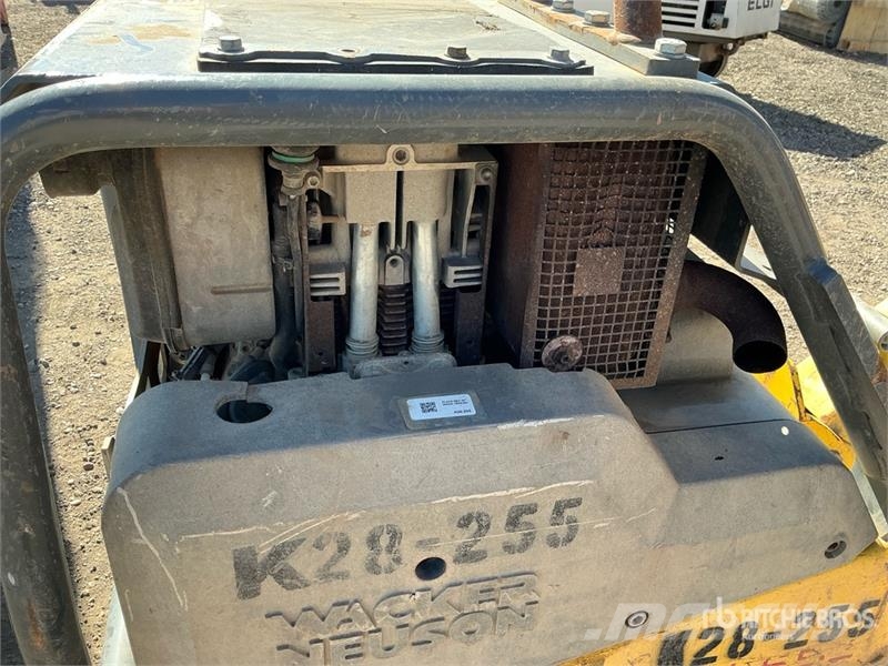 Wacker Neuson DPU6555HE Reversible Vibratory Plate Compactor Віброплити та вібротрамбовки