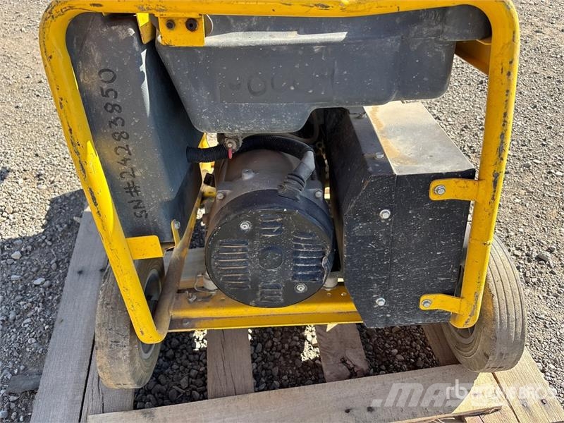 Wacker Neuson GP5600 5.6 kW Portable Generator Set مولدات أخرى