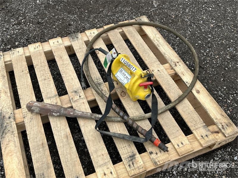 Wacker Neuson M2500/120 Concrete Vibrator Уплътнители за плочи