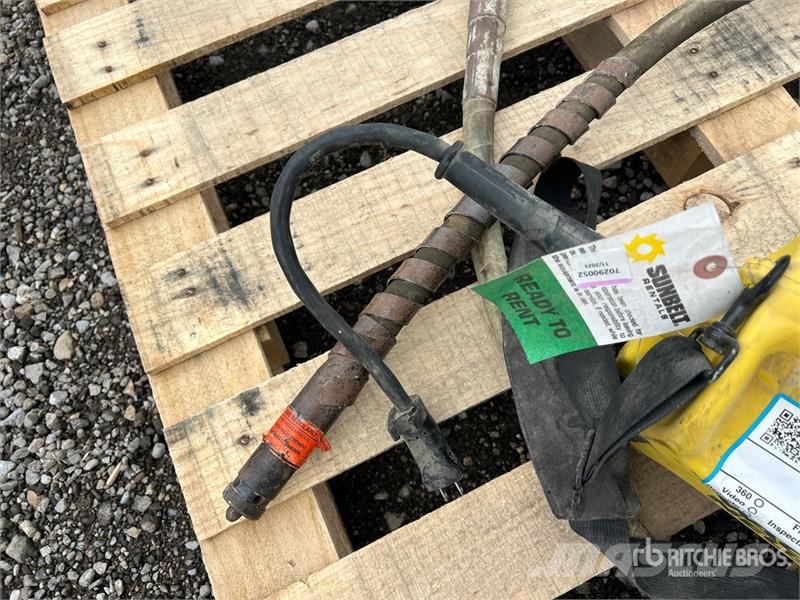 Wacker Neuson M2500/120 Concrete Vibrator Уплътнители за плочи