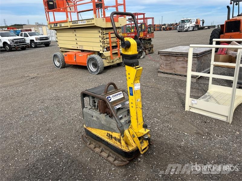 Wacker Neuson Reversible Vibratory Plate Compactor دكاكات أفقية