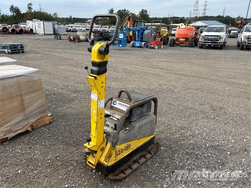 Wacker Neuson Reversible Vibratory Plate Compactor دكاكات أفقية