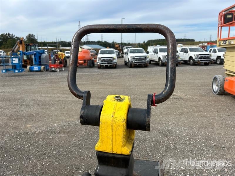 Wacker Neuson Reversible Vibratory Plate Compactor دكاكات أفقية
