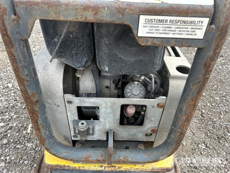 Wacker Neuson Reversible Vibratory Plate Compactor دكاكات أفقية