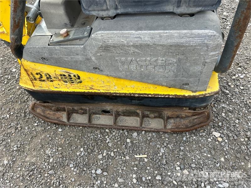 Wacker Neuson Reversible Vibratory Plate Compactor دكاكات أفقية