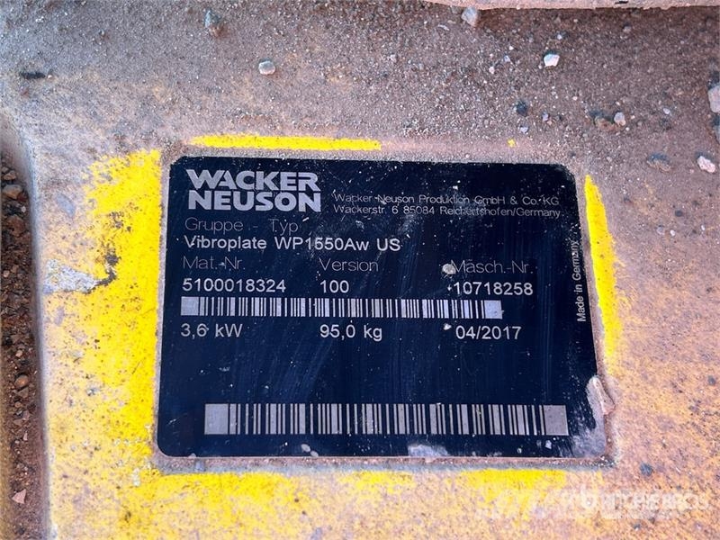 Wacker Neuson Vibratory Plate Compactor دكاكات أفقية