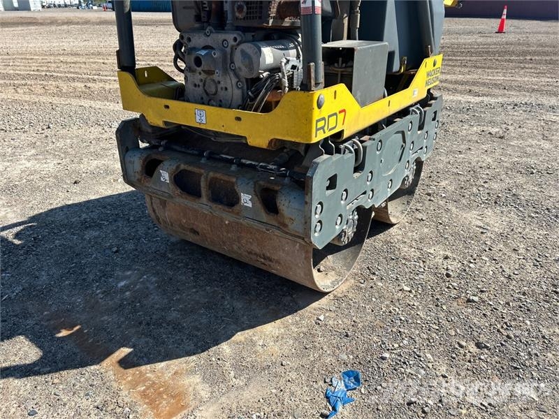 Wacker RD7He Walk Behind Roller مداحل متنوعة