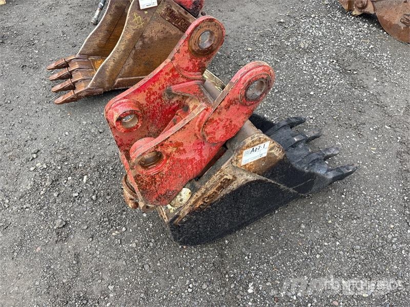  WainRay8 18 in Q/C Digging Backhoe Rear Bucket دلاء