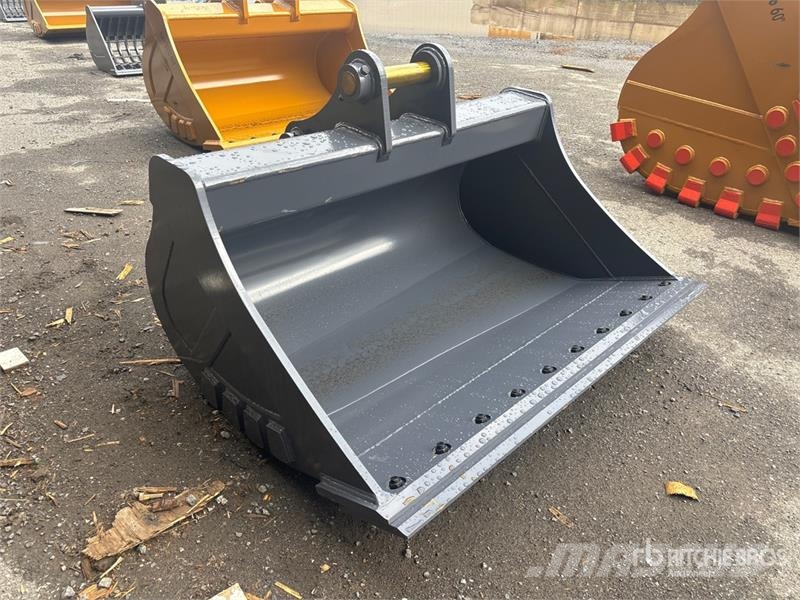 Warrior WBMCC12-1550 61 in Cleanup Excavator Bucket - Fits Kanalak