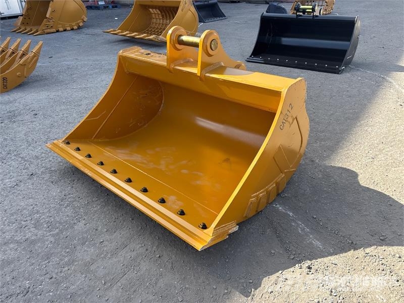 Warrior WBMCC12-1550 61 in Q/C Cleanup Excavator Bucket -  Cucharones