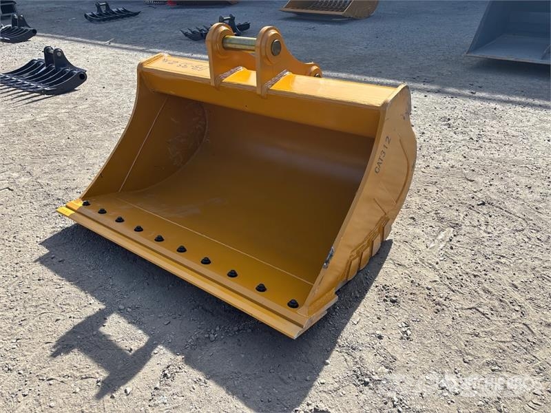 Warrior WBMCC12-1550 61 in Q/C Cleanup Excavator Bucket - Cucharones