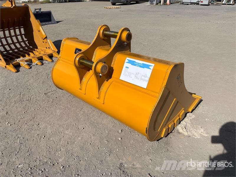 Warrior WBMCC12-1550 61 in Q/C Cleanup Excavator Bucket - Cucharones