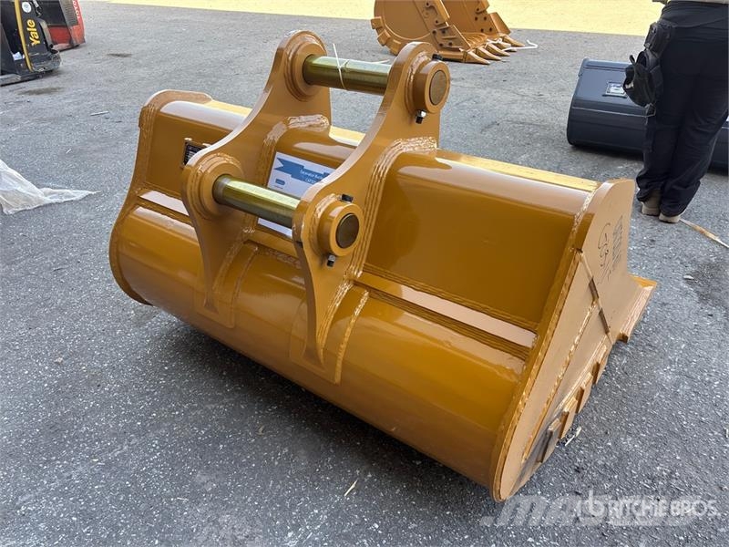 Warrior WBMCC20-1500 60 in Cleanup Excavator Bucket - Fits Cucharones