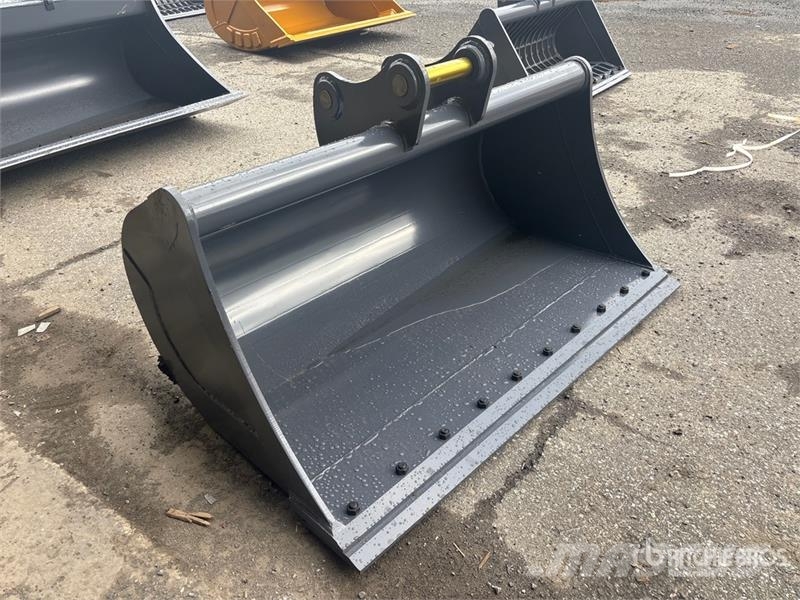 Warrior WBMCC7-1500 59 in Cleanup Excavator Bucket - Fits  Kanalak