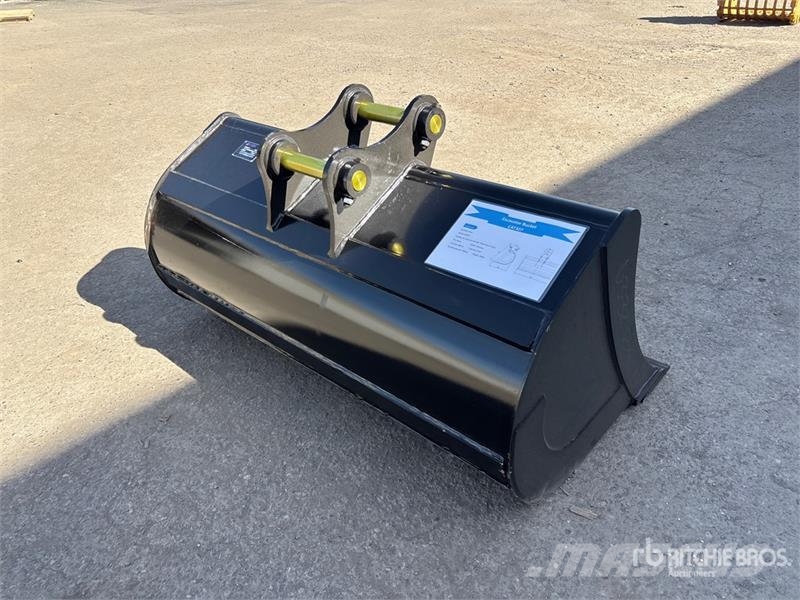 Warrior WBMCC7-1500 59 in Cleanup Excavator Bucket - Fits Cucharones