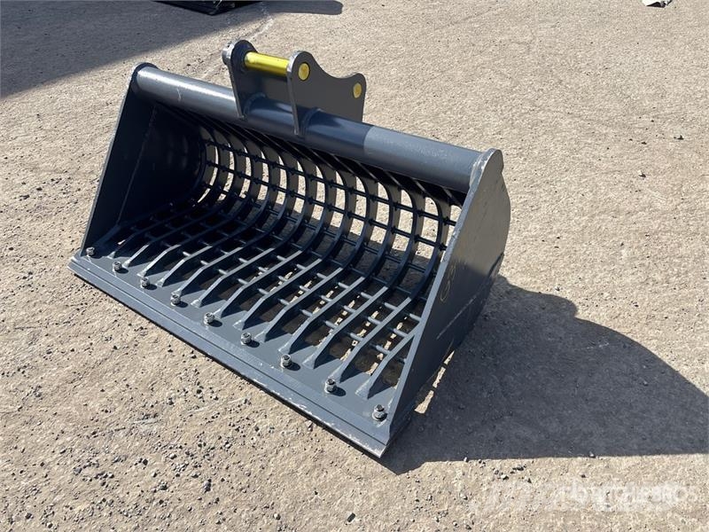Warrior WBMCS5-1320 52 in Skeleton Cleanup Excavator Bucke Cucharones