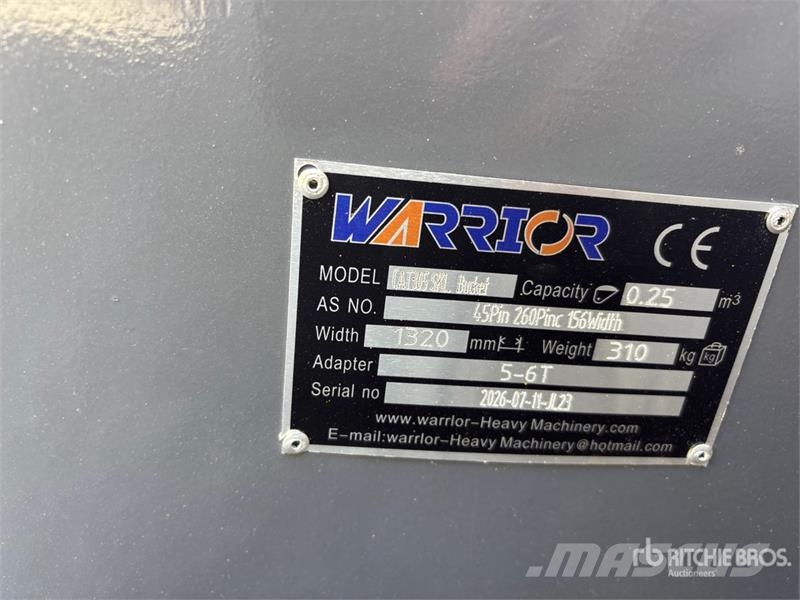Warrior WBMCS5-1320 52 in Skeleton Cleanup Excavator Bucke Cucharones