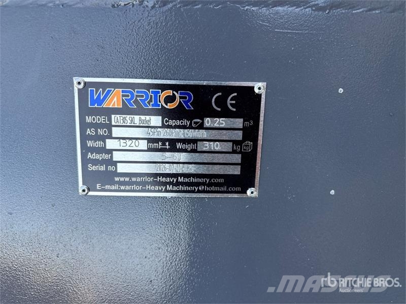 Warrior WBMCS5-1320 52 in Skeleton Cleanup Excavator Bucke Cucharones