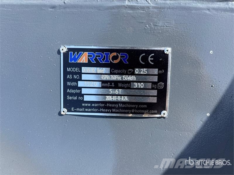 Warrior WBMCS5-1320 52 in Skeleton Cleanup Excavator Bucke Cucharones