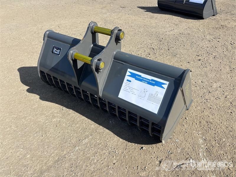 Warrior WBMCS5-1320 52 in Skeleton Cleanup Excavator Bucke Cucharones