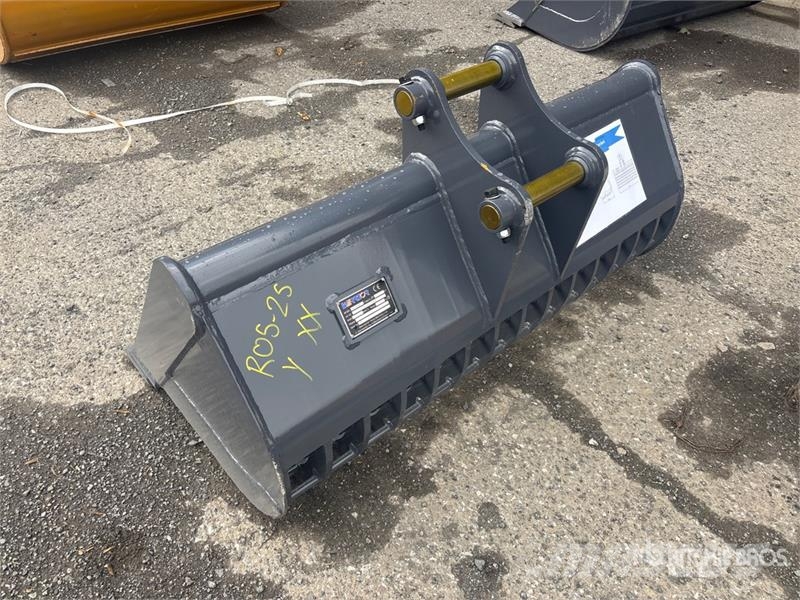 Warrior WBMCS5-1320 52 in Skeleton Cleanup Excavator Bucke Kanalak