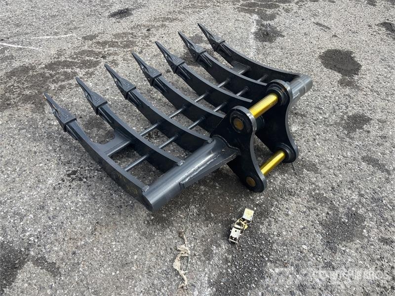 Warrior WBRC05-1000 39 in Excavator Rake - Fits Cat 305 / Pöyhimet ja haravat