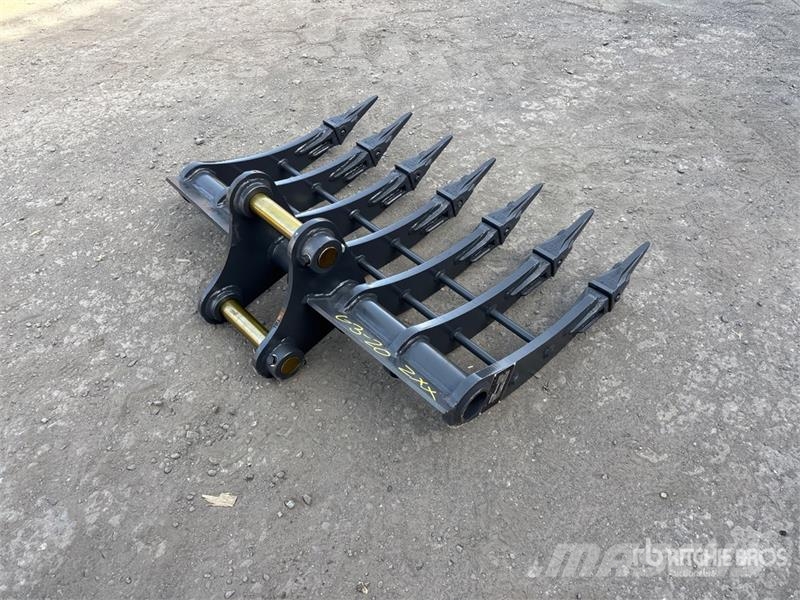 Warrior WBRC05-1000 39 in Excavator Rake - Fits Cat 305 /  Pöyhimet ja haravat