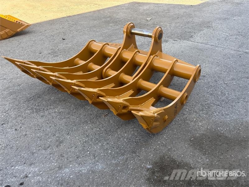 Warrior WBRC20-1620 64 in Excavator Rake - Fits Cat 320 / Rateau faneur